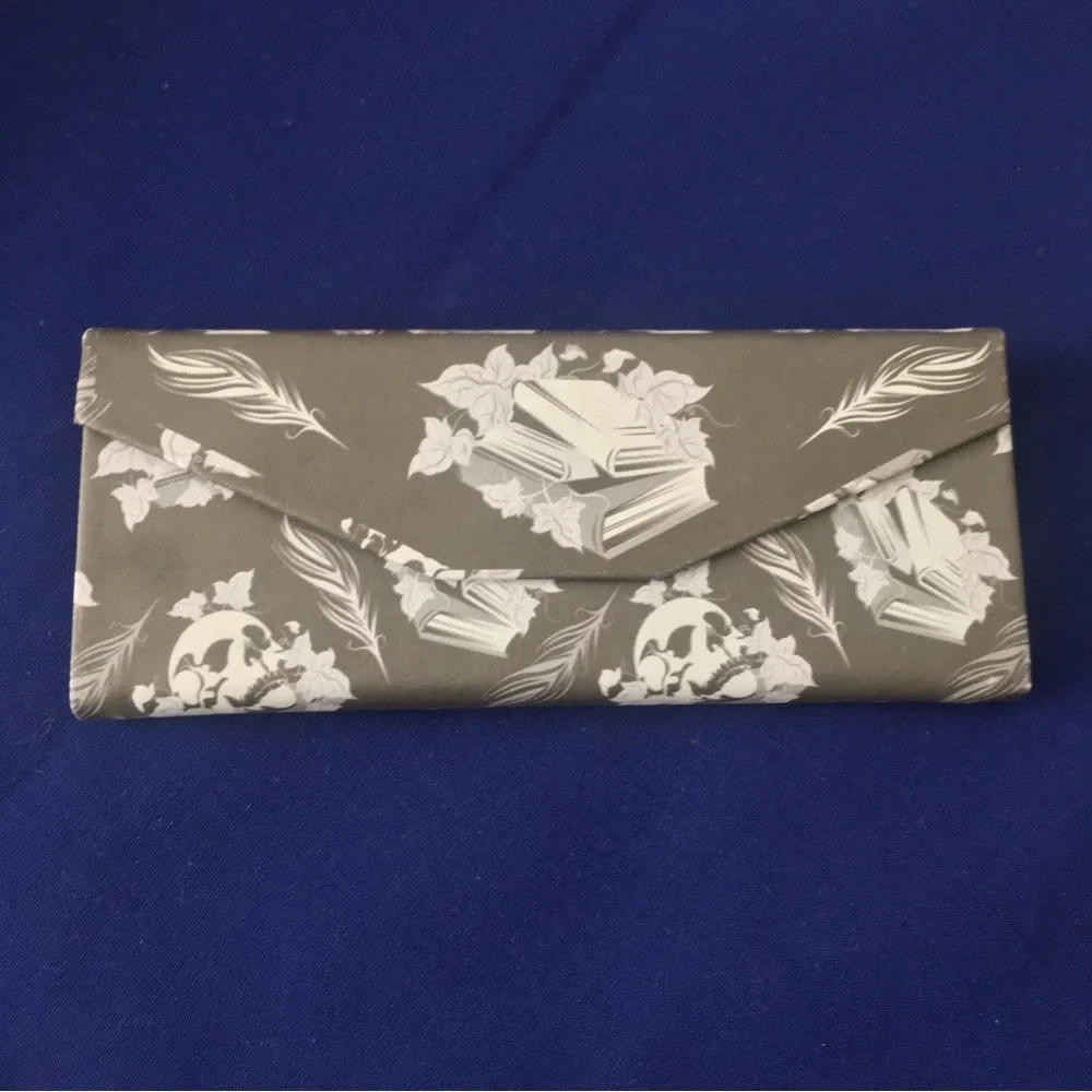 Collapsible Skull & Books Eyeglass Case